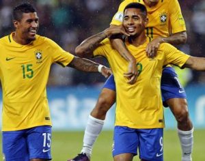 Seis dos 11 titulares do Brasil na Copa cresceram sem pai