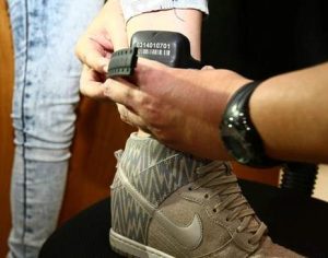Decreto prevê que presos paguem as tornozeleiras eletrônicas no Paraná