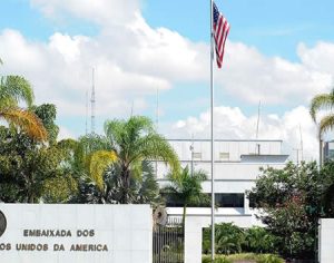 Embaixada dos EUA em Brasília deve quase R$ 135 milhões à Previdência