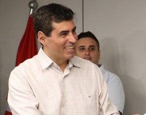 Belinati ganha autorização para atuar como médico nas horas vagas