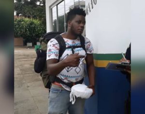Imigrante ganha marmita com pedaços de vidro e vai parar no hospital em Rondônia