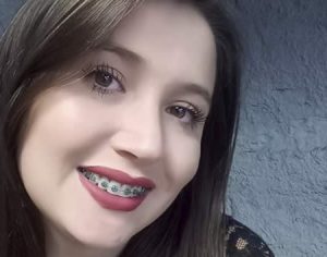 Jovem é morta com barra de ferro e atropelamento no Paraná