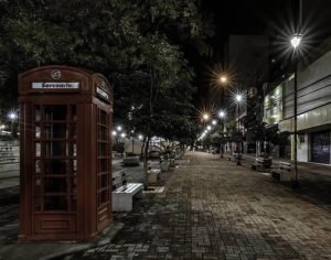 Lindo registro noturno do Calçadão de Londrina