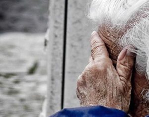 Idosa de 82 anos é encontrada com menos de 30kg em asilo no Paraná