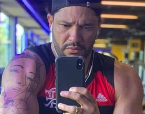 Motorista que arrastou vendedora de balões estava com CNH suspensa