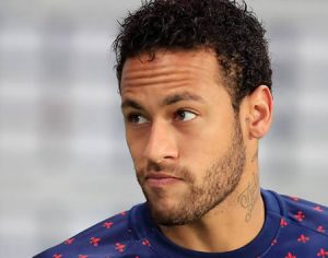 Advogada de modelo diz que Neymar teria agredido moça