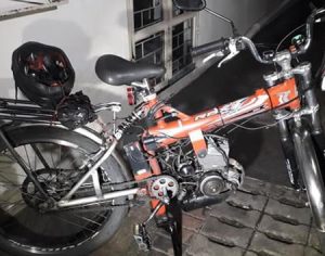 Idoso morre após ter mal súbito enquanto andava de bicicleta motorizada