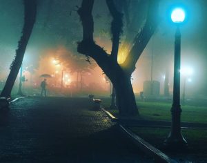 Filme de terror? Não, é só uma noite chuvosa na Praça da Bandeira de Londrina