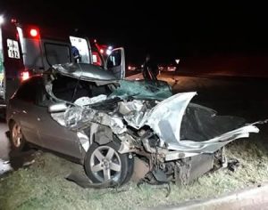 Audi fica destruído e duas pessoas se ferem em acidente na BR-369