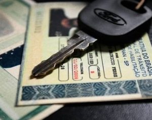 Detran Paraná passa a validar “CNH” do Paraguai