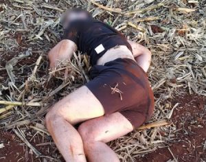 Motorista dorme, é ejetado para fora do carro e continua dormindo no PR