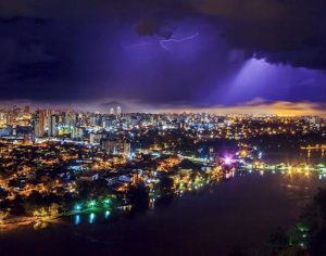 Impressionante foto de uma noite em Londrina