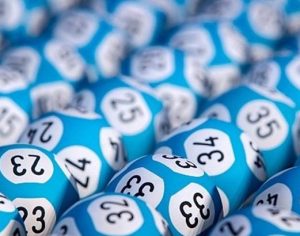 Homem vence na loteria a caminho da sua última sessão de quimioterapia