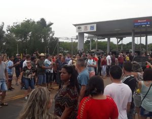 Protesto no pedágio de Jataizinho termina em confronto