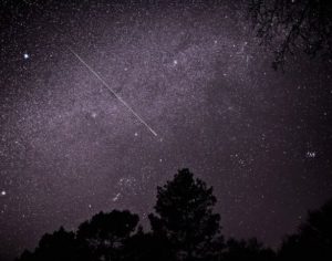 Chuva de meteoros poderá ser vista do Brasil na madrugada desta sexta-feira