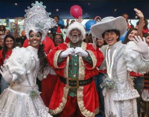 Papais noéis negros surgem em shoppings do Brasil e comemoram representatividade