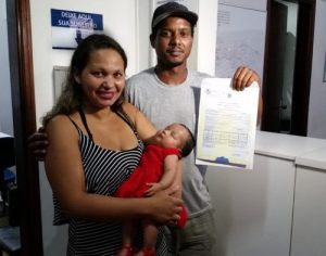 Pais precisam entrar na justiça para registrar filha como ‘Emberly Emanuelly’