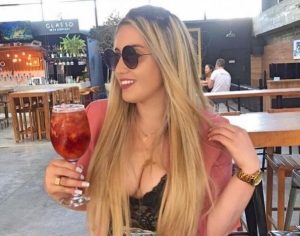 Filha do assassino do jogador Daniel, Allana Brittes vira ‘influencer’ com 75 mil seguidores