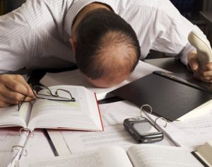 Trabalhador moderno trabalha mais que camponeses medievais, indica pesquisadora