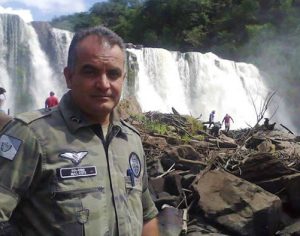 Policial escorrega, cai em rio e morre durante fiscalização no Norte do Paraná