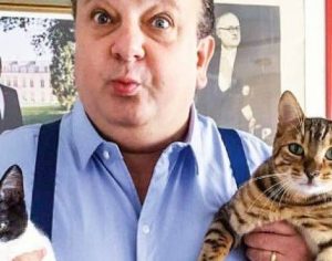 Chef Erick Jacquin adota gatinho em abrigo e o batiza de Tompero