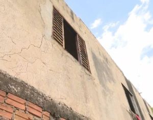 Mulher cai da janela de sobrado ao tentar tirar selfie em Londrina