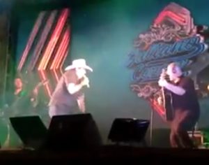 Vídeo mostra momento em que Juliano Cezar passa mal e morre em show no PR
