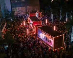Linda imagem da caravana de Natal da Coca-Cola em Londrina