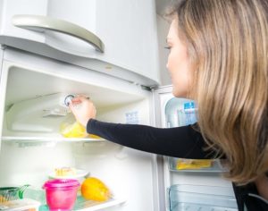 Geladeira pode representar até metade da conta de luz dos paranaenses