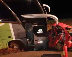 Motorista morre após bater frontalmente contra ônibus na BR-369