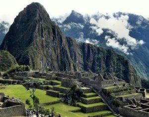 Brasileiros são presos por defecarem em área sagrada de Machu Pichu, no Peru