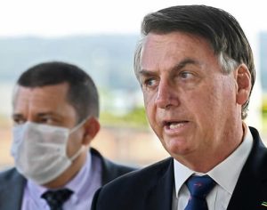 Bolsonaro diz que fechar comércios e aeroportos são ‘medidas exageradas’