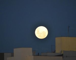 A lua cheia em Londrina