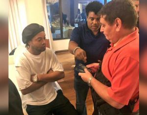 Ronaldinho Gaúcho é detido no Paraguai com passaporte falso