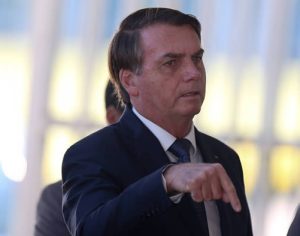 Saída da OMS dificultará acesso do Brasil à vacina e tratamento contra covid-19