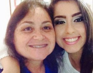 ‘Estou sem chão’: jovem que perdeu mãe com covid, tem avó internada em Londrina