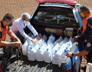 UTFPR doa 200 litros de álcool gel 70% para Defesa Civil de Londrina