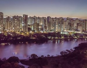 Um espetacular registro da noite em Londrina