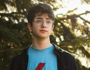 Estudante de 17 anos cria monitor de covid-19 e recusa oferta de R$ 46 milhões