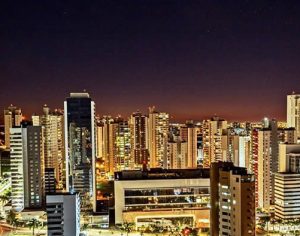 Um incrível e brilhante registro da noite londrinense