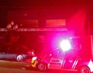 GM de Londrina interdita bar e encerra festa em residência