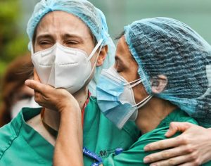 Brasil ultrapassa 450 mil brasileiros mortos na pandemia do coronavírus
