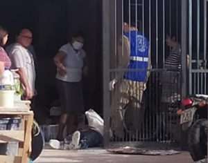 Trabalhador cai de telhado com quase 4 metros de altura em Londrina