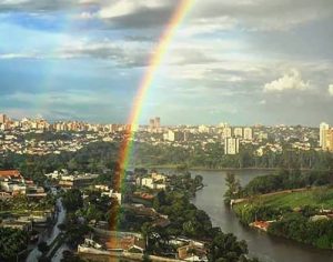 Lindo arco-íris em Londrina: que nos traga um pouco de esperança