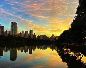Que pintura! Lindo registro do fim de tarde à beira do Igapó