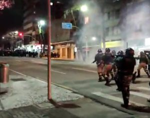 Vídeos: protesto antirracista termina em confusão em Curitiba
