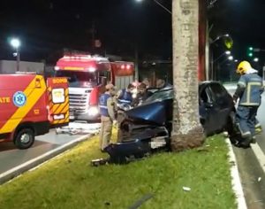 Uma pessoa morre e três ficam feridas em acidente grave em Londrina