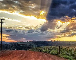 Um incrível céu registrado perto do Ribeirão 3 Bocas em Londrina