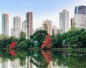 Belo registro do Lago Igapó em Londrina