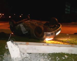 Motorista morre em capotamento na Zona Norte de Londrina
